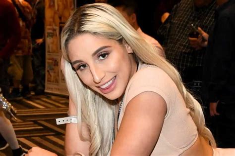 Abella Danger Biography/Wiki, Age, Height, Boyfriend, Net Worth。